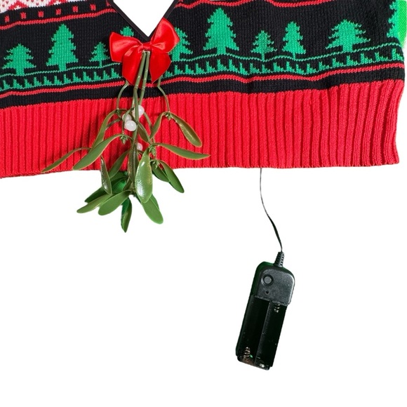 Spencer’s Workshop Ugly Christmas Sweater  Mistletoe “Kiss Me” Men’s Large - Picture 5 of 11